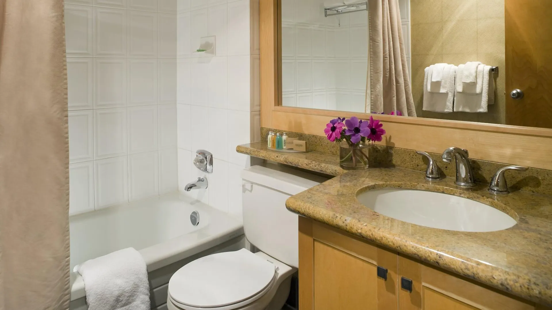 Whistler Village Inn & Suites Canada