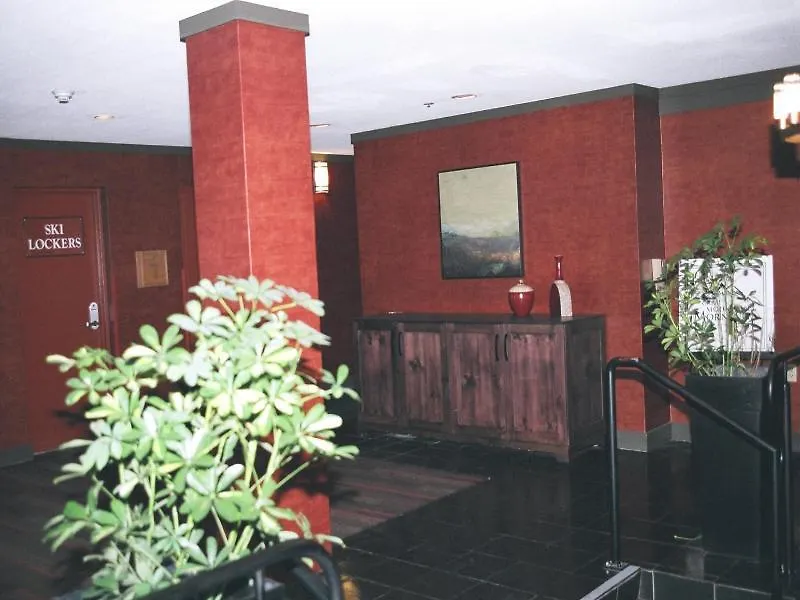 Whistler Village Inn & Suites Отель