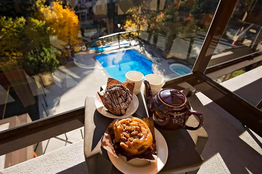 Whistler Village Inn & Suites Отель