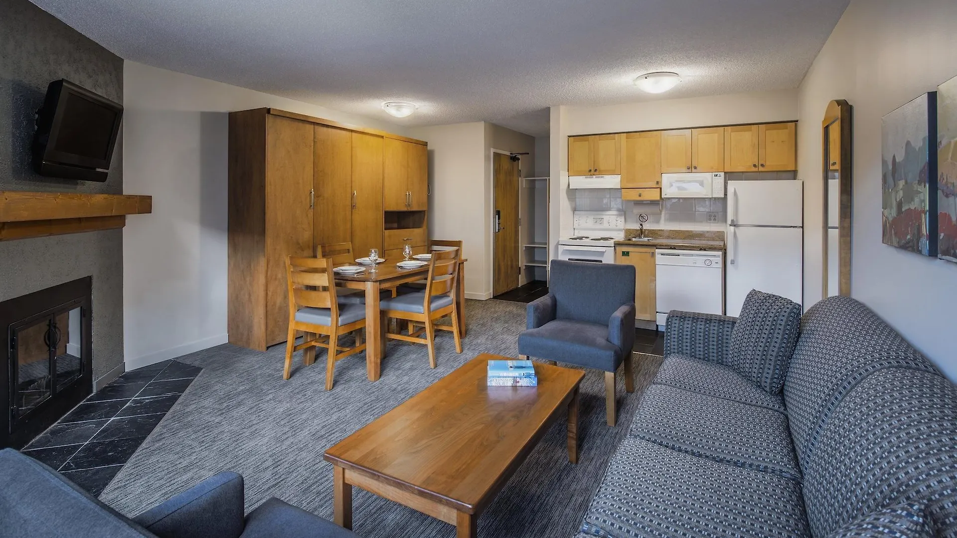 *** Отель Whistler Village Inn & Suites Канада