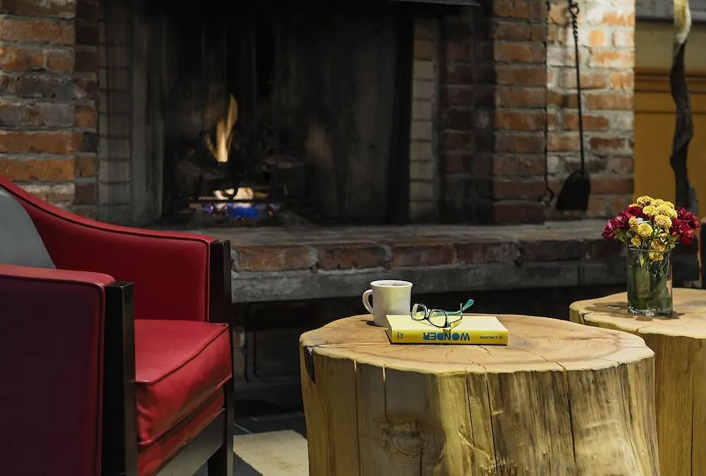 Whistler Village Inn & Suites