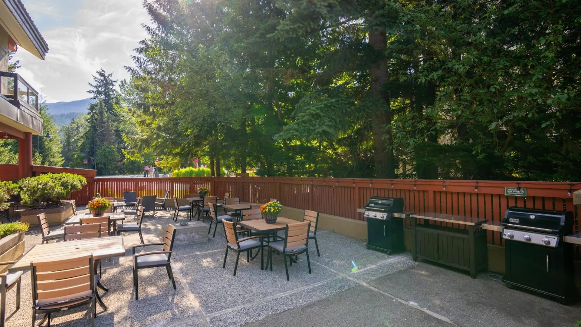 Hotel Whistler Village Inn & Suites