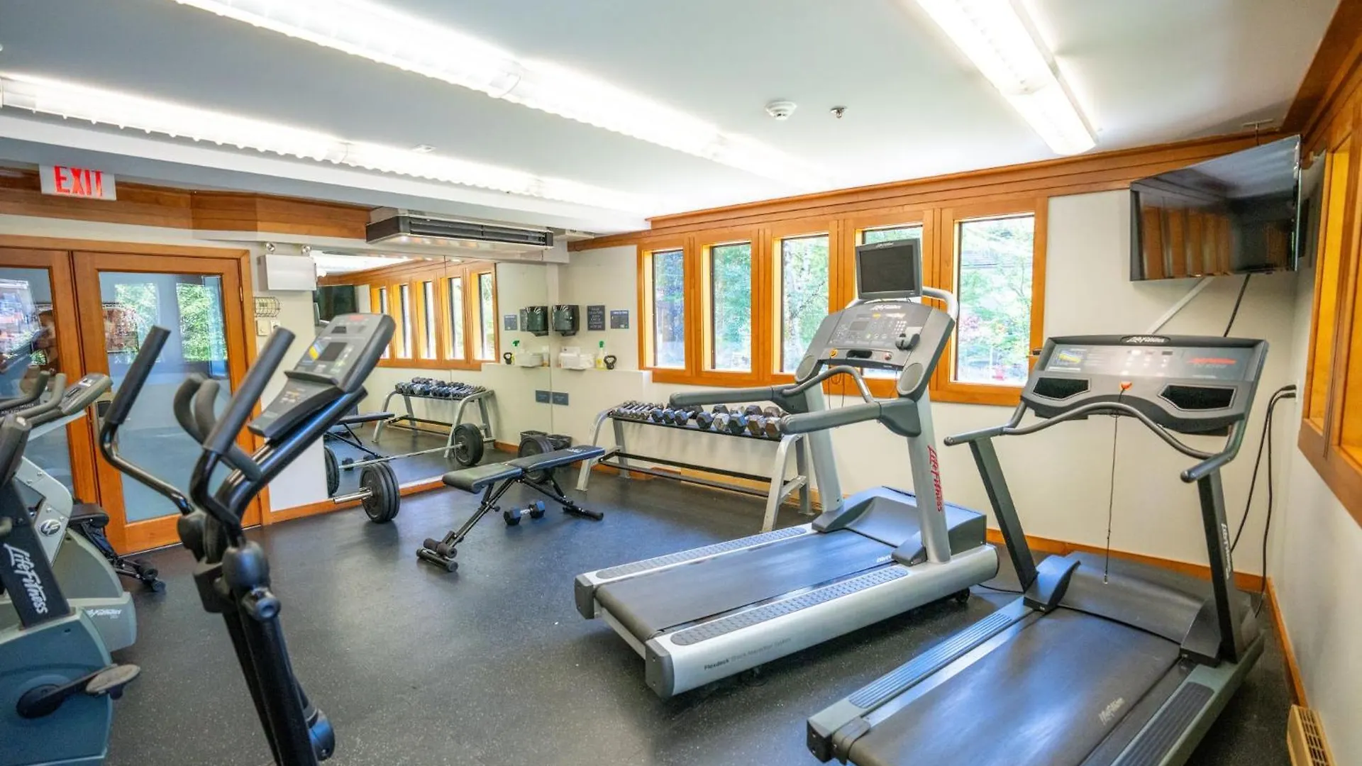 Whistler Village Inn & Suites Отель