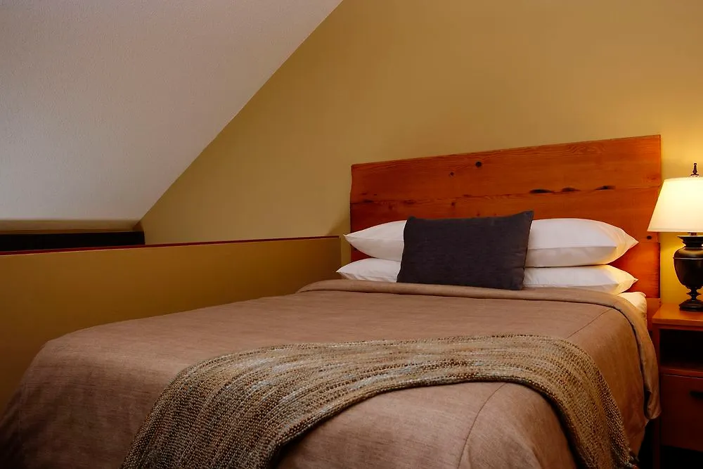 Whistler Village Inn & Suites