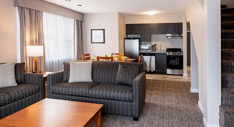 Whistler Village Inn & Suites 3*,
