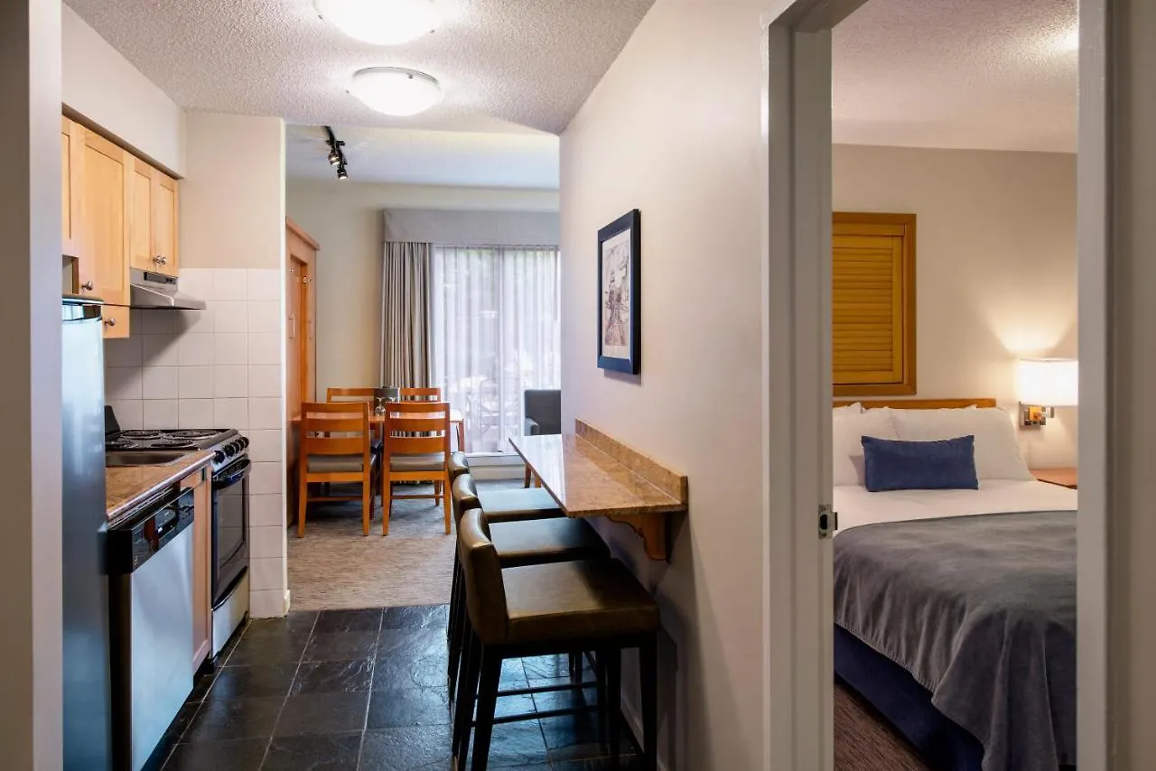 Hotel Whistler Village Inn & Suites