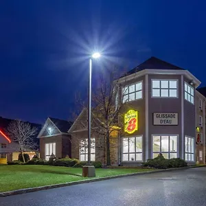 Hotel Super 8 By Wyndham ***