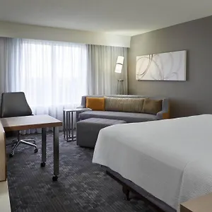 https://courtyard-by-marriott-toronto-airport.hotelstorontoontario.org